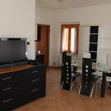 Camping Class Lago Di Pusiano Chalet